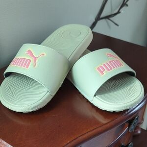 Puma Softfoam Slide Sandals Slides Size 6 Pink & Tan Beige